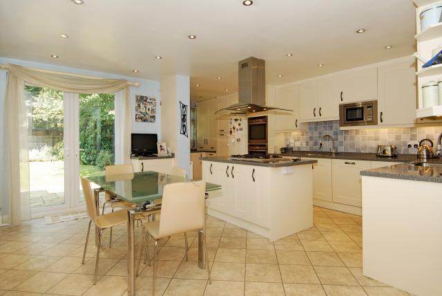 Large Modern Kitchen