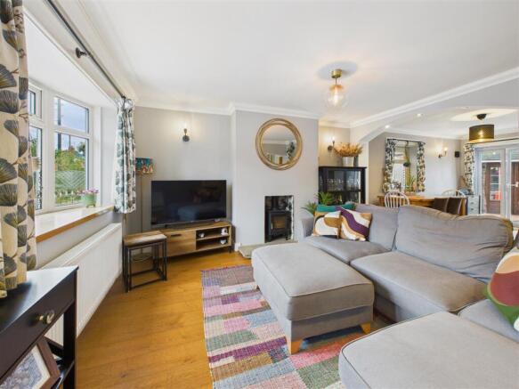 3 bed Semi-Detached for sale Image 5