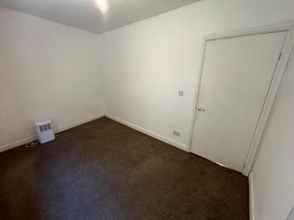 3 bed Terraced to rent Image 5