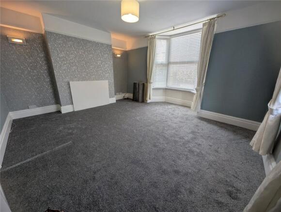1 bed Apartment to rent Image 3