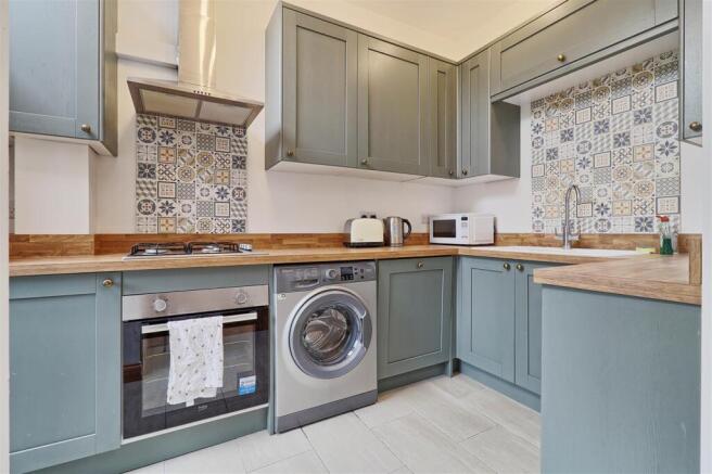 Kitchen 2.jpg