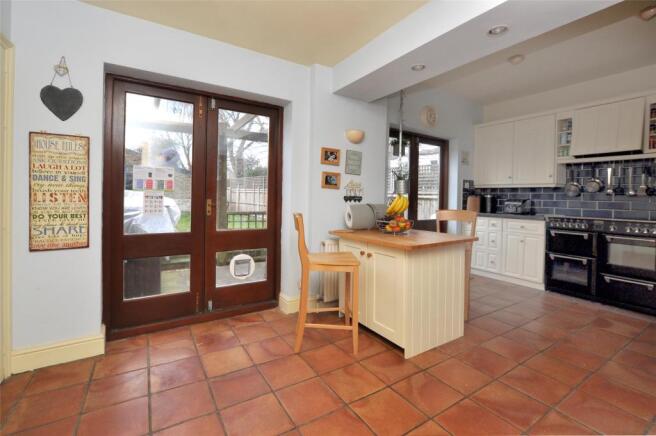 KITCHEN/BREAKFAST ROOM