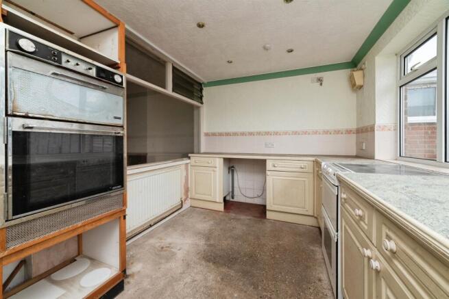 3 bed Semi-Detached for sale Image 7