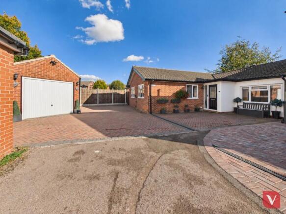4-bed detached on Arbour Close, Luton, £550,000