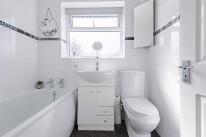 Brentwood Close Bathroom