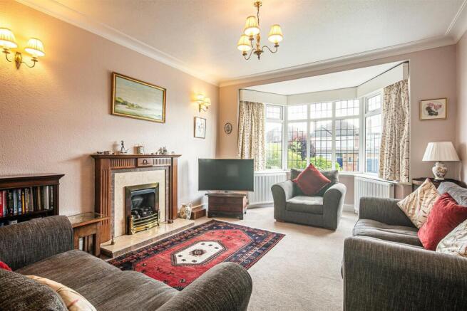 4 bed Detached for sale Image 9