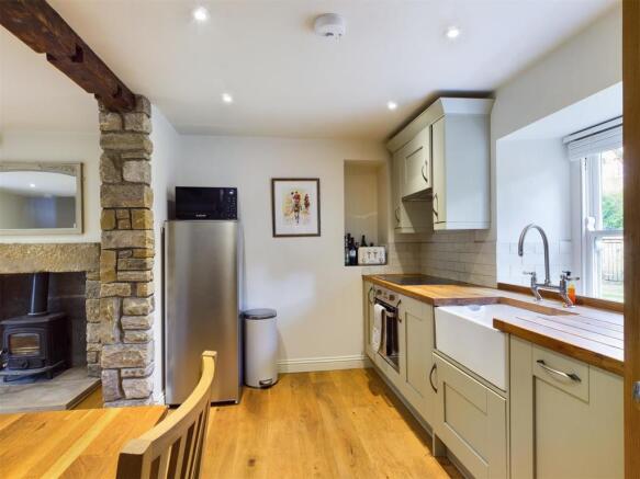 Kitchen area.jpg
