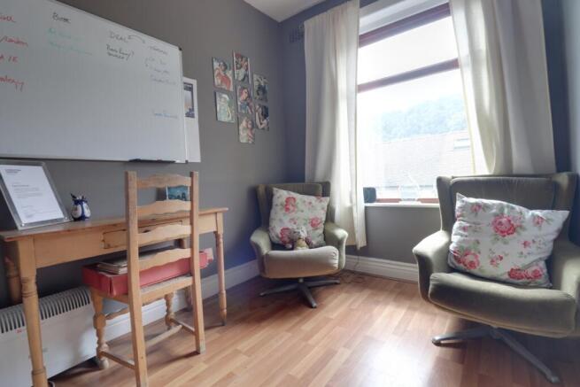 3 bed Terraced for sale Image 10