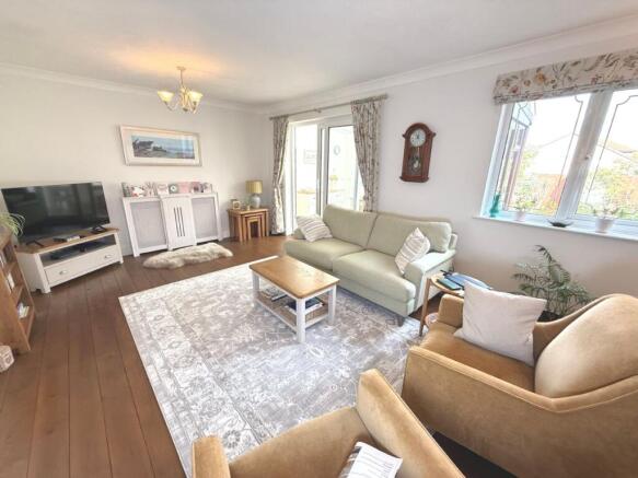 Wimborne Gardens, Kirby Cross photo 4