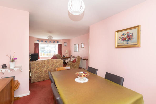 Lounge Dining 4