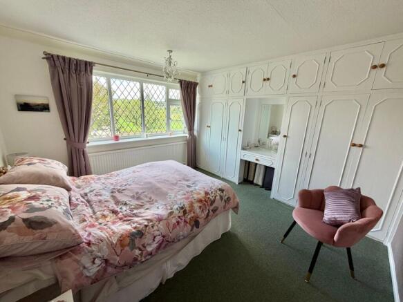 3 bed Link Detached House for sale Image 11