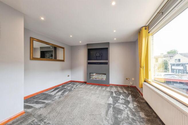 5 bed Detached for sale Image 5