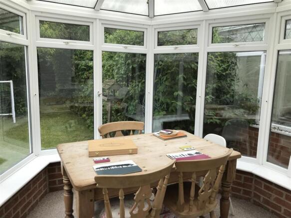 2 bed Semi-Detached to rent Image 7