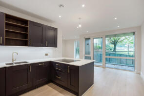 Flat 7, Wrest House, Inglis Way, Mill Hill, London NW7 1TP
