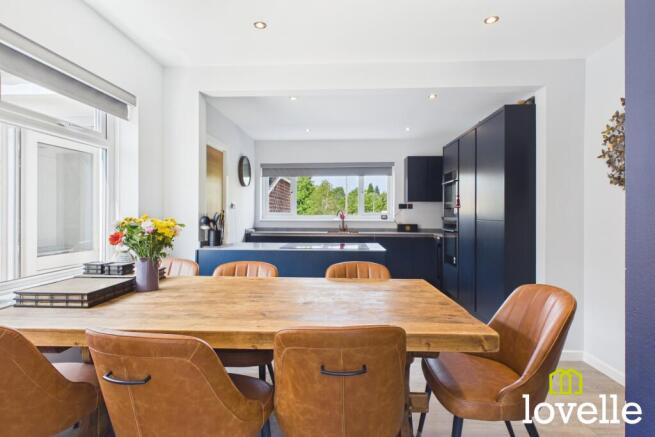 3 bed Semi-Detached for sale Image 6