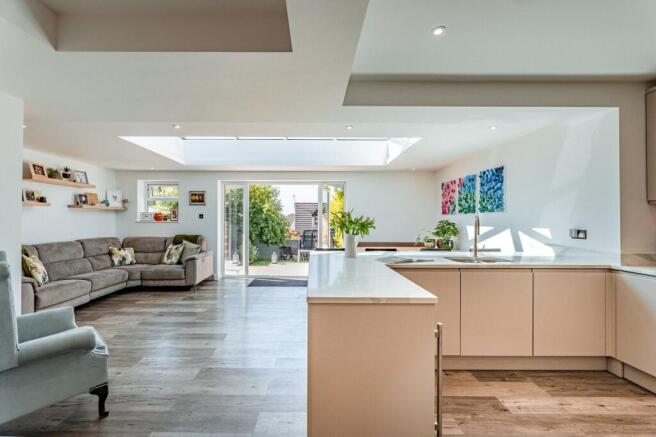Kitchen/ Dining Area