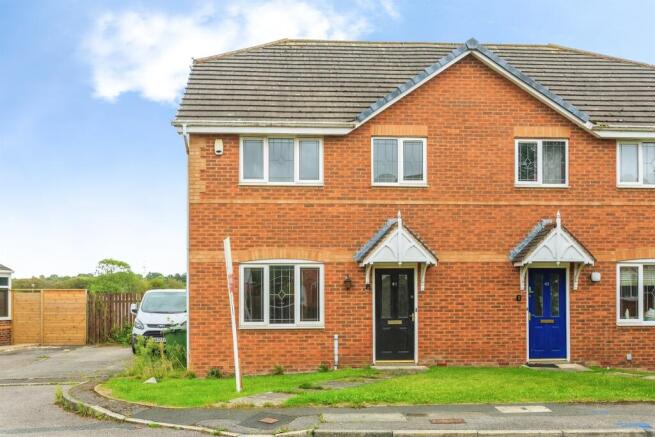 3 bed Semi-Detached for sale in wakefield