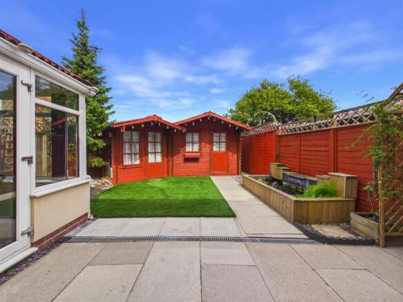 3 bed Terraced for sale Image 12