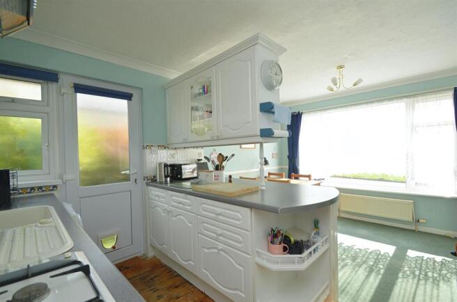 resizedKitchen1.jpg