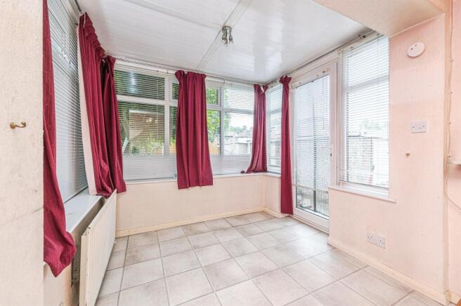 3 bed Semi-Detached for sale Image 8