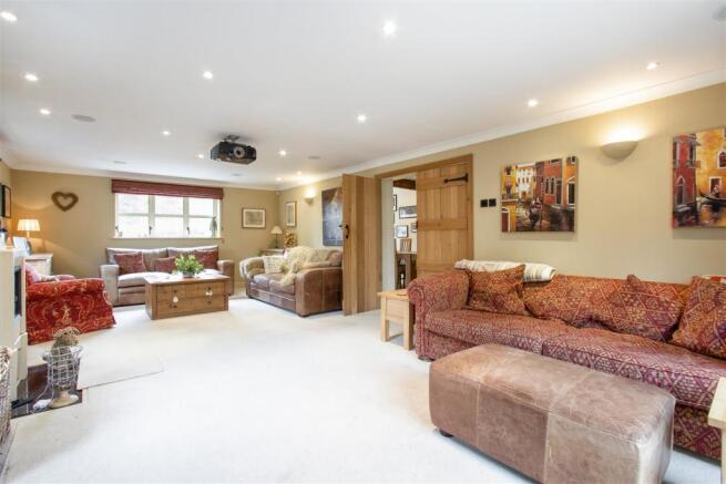Living Room2.jpg