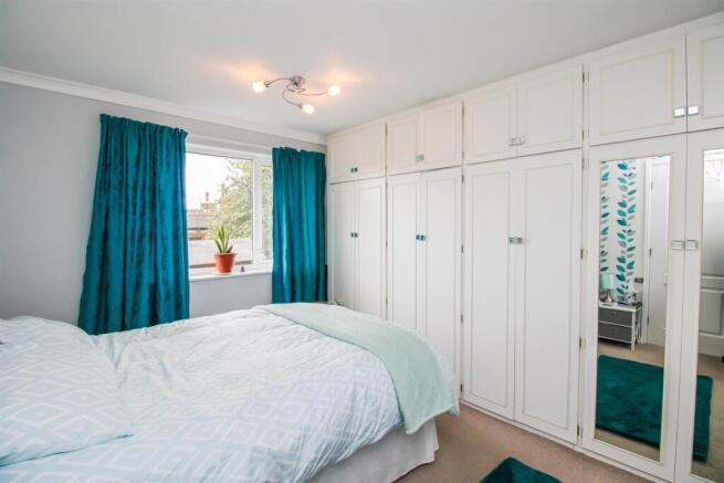 2 bed Semi-Detached Bungalow for sale Image 5
