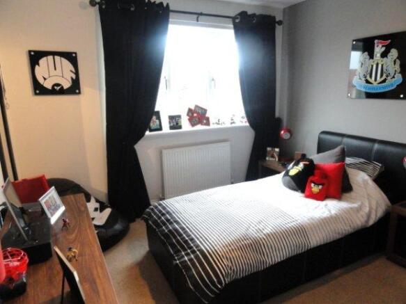 BEDROOM 2