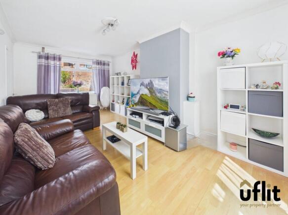 3 bed Semi-Detached for sale Image 4