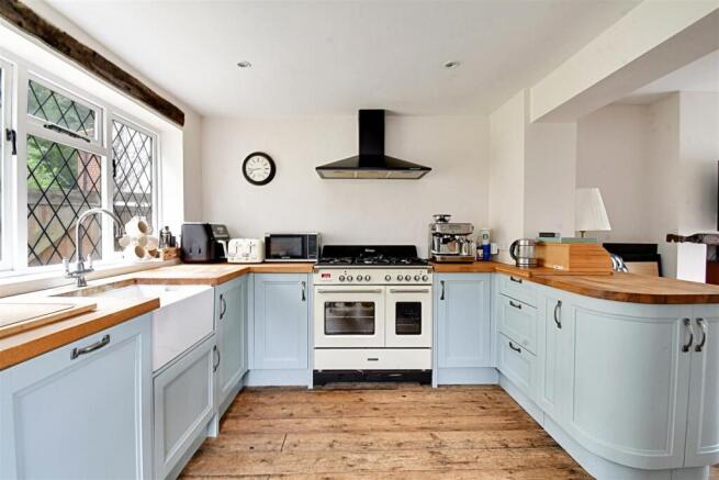 Kitchen 1.jpg