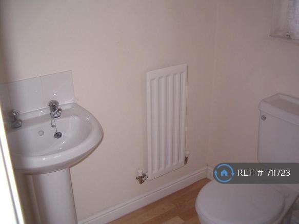 En-Suite To Master Bedroom