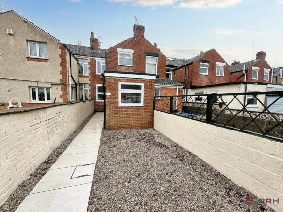 4 bed Terraced to rent Image 11