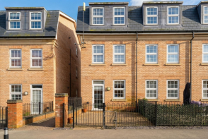 Apartment 15, 121 125 Sissinghurst Court, Main Street, Dickens Heath, Solihull B90 1GE