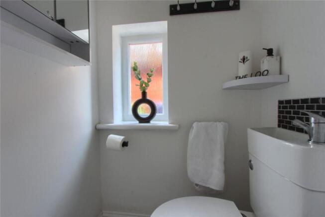 3 bed Semi-Detached for sale Image 10