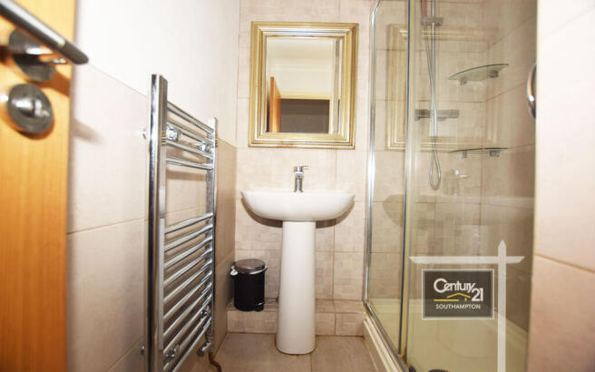 ENSUITE TO MASTER BEDROOM