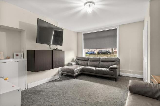 9, Broomage Avenue, Larbert, FK5 4NT photo 4