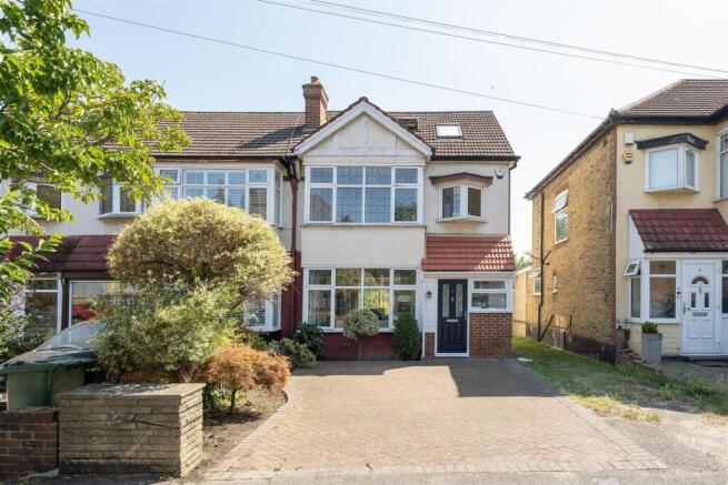 Larkswood Road, E4