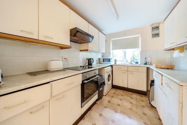 Wentworth Avenue, Slough photo 4