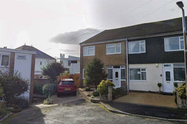 10 Upoper Cliff Close.jpg