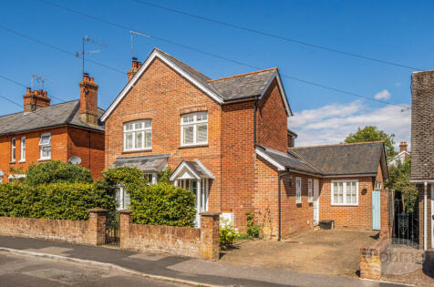 Queens Road, Alton, Hampshire, GU34