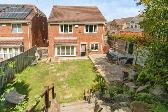 4 bed Detached for sale Image 9