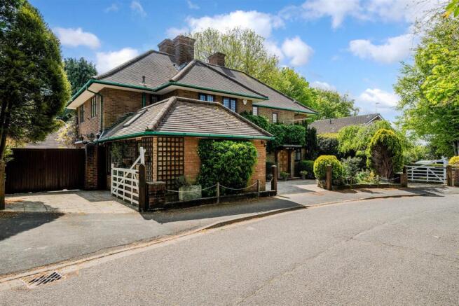 MEON HOUSE, 4 MEON CLOSE (3).jpg
