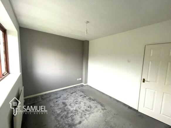 Bedroom 1c.JPG