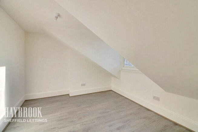 3 bed Maisonette to rent Image 12