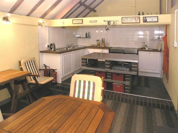 PARTY ROOM/KITCHEN