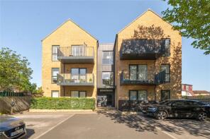 5, Peregrine House, Gurnell Grove, London W13 0FJ