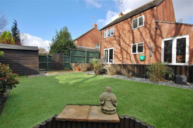 REAR GARDEN ASPECT T