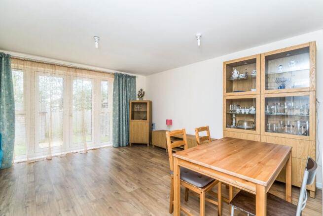 lounge/dining room