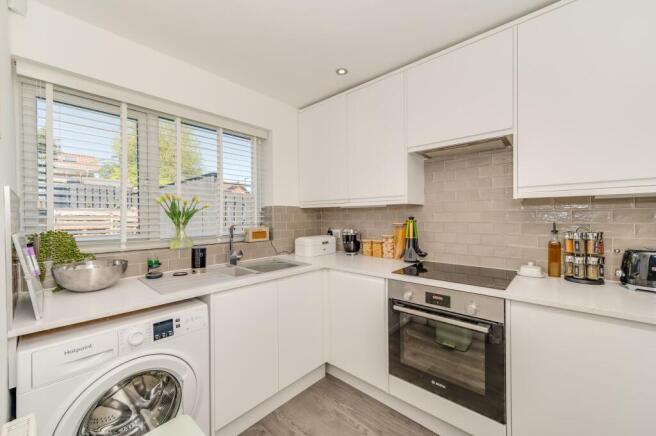 KITCHEN AND DINING ROOM/LOUNGE