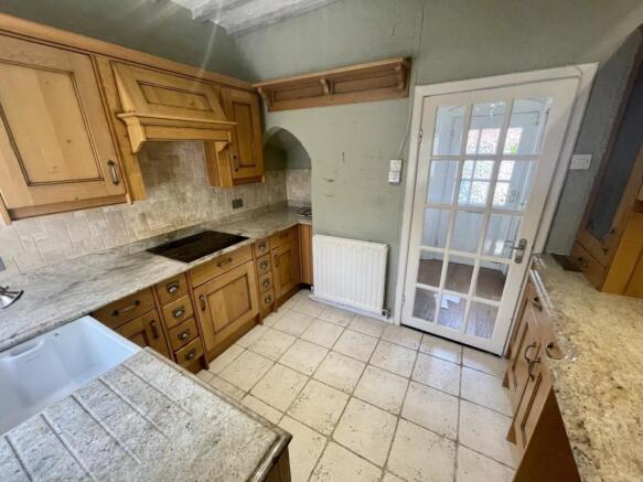 Kitchen 2.jpg