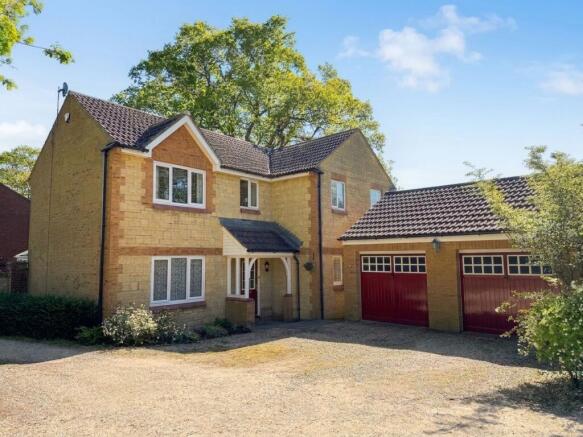 4-bed detached on Oakwood Gardens, Coalpit Heath, BS36, £550,000